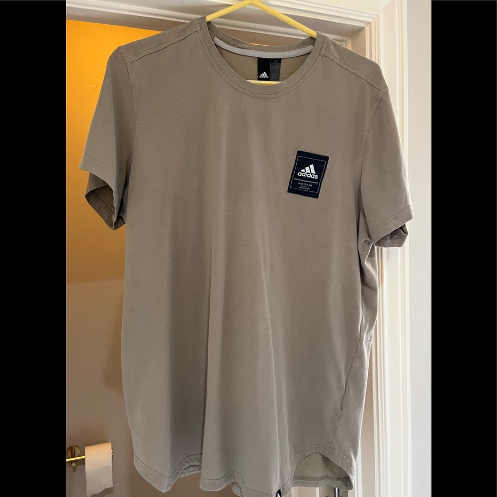 Adidas Drop Hem Men’s XL Shirt